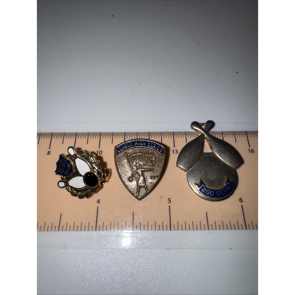 Lot Of (6) Vintage WIBC Bowling Brooch Pins‎ And Charm - Picture 6 of 7